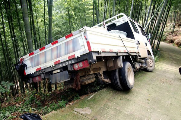 元览科普：事故不断伤亡惨重 夺命内轮差如何规避